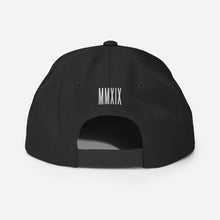 Load image into Gallery viewer, Grimké Urban Block Snapback Hat (Black)
